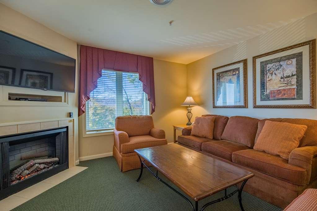Vacation Village In The Berkshires Hancock Room photo Living room at the Grand Summit Hotel