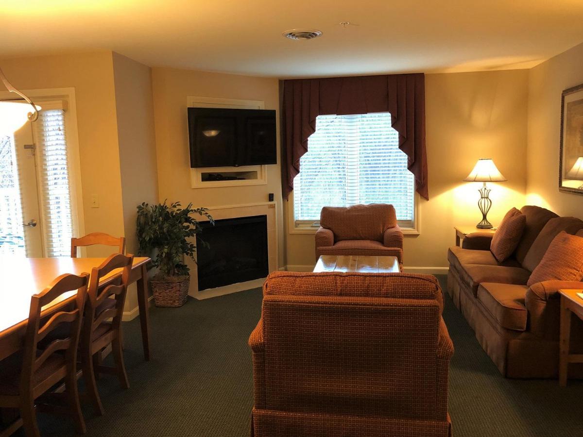 Vacation Village In The Berkshires Hancock Room photo